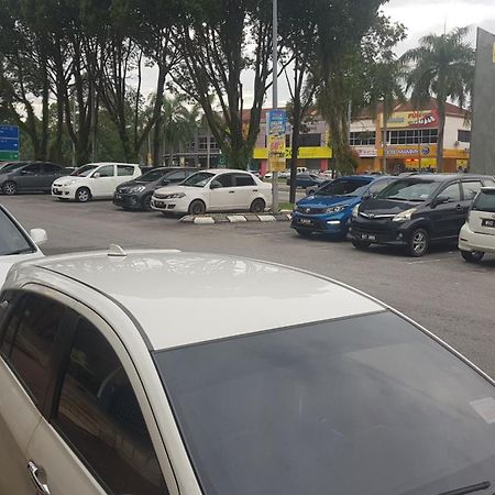 101 Hotel Bangi Buitenkant foto