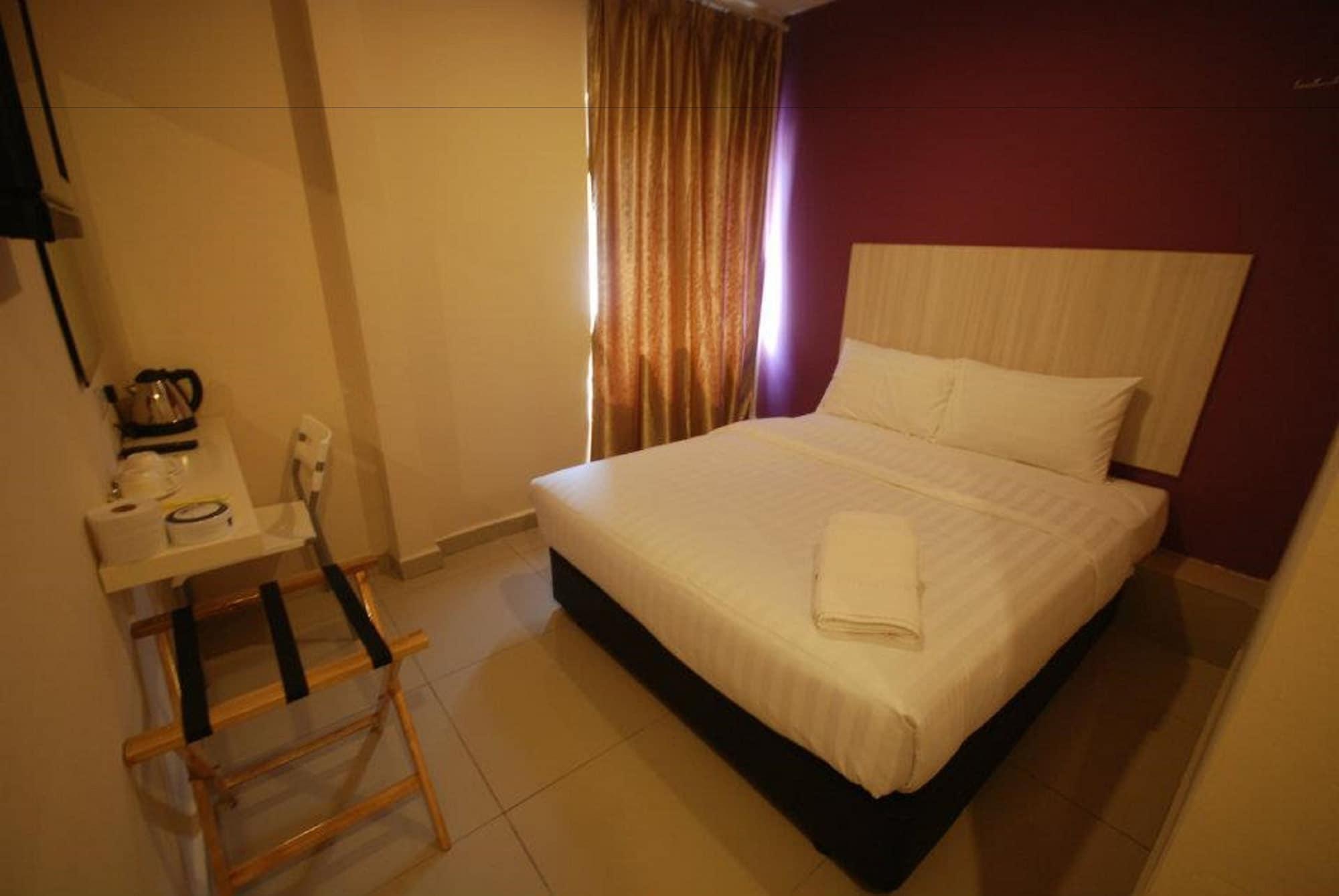101 Hotel Bangi Buitenkant foto