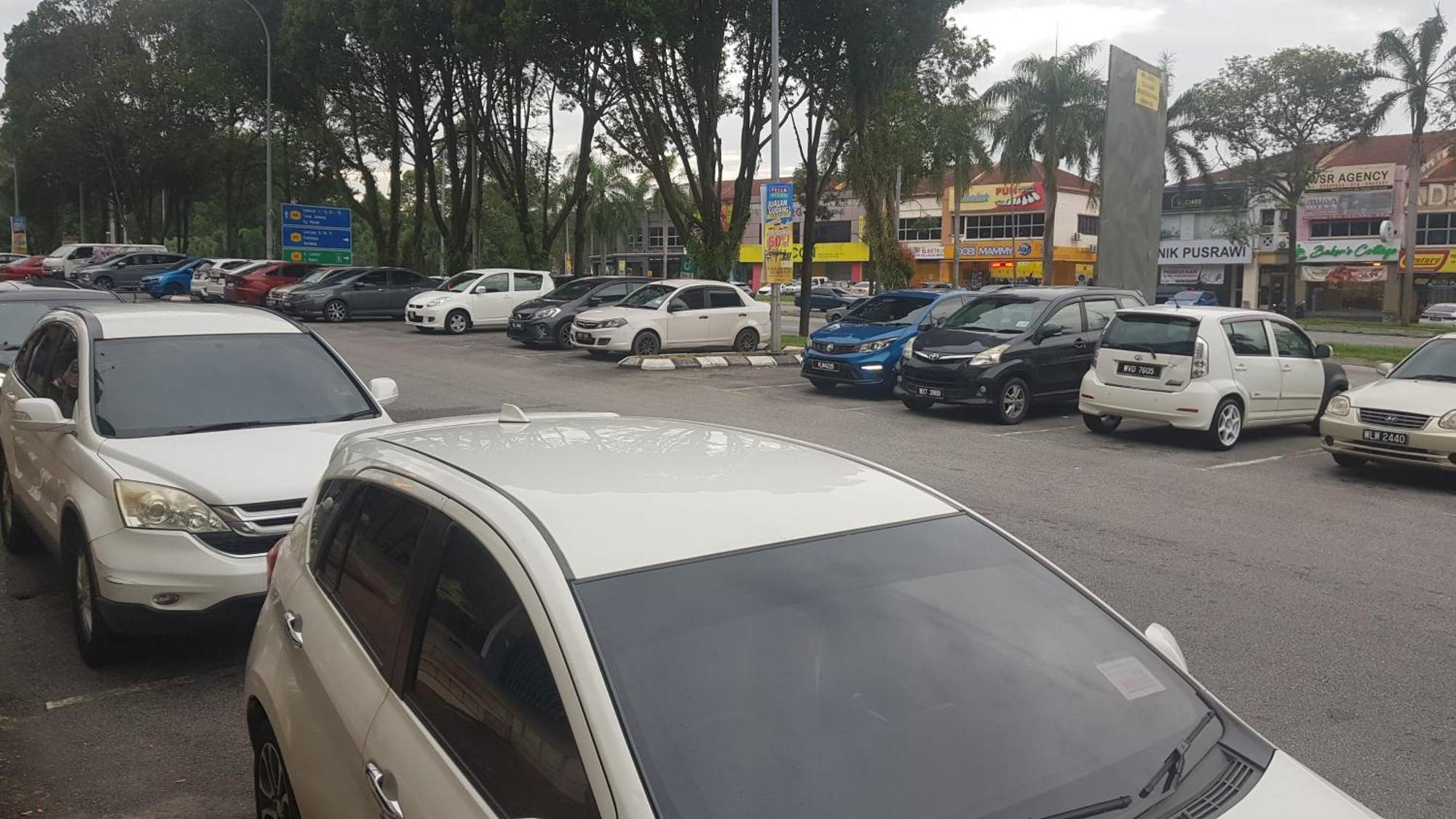 101 Hotel Bangi Buitenkant foto
